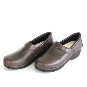 L.L. Bean Dark Brown Clogs Size 8M